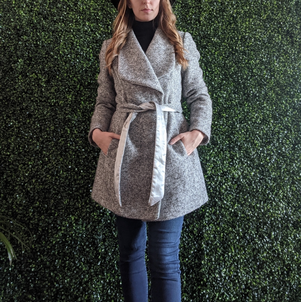 White House Black Marker Wrap Coat